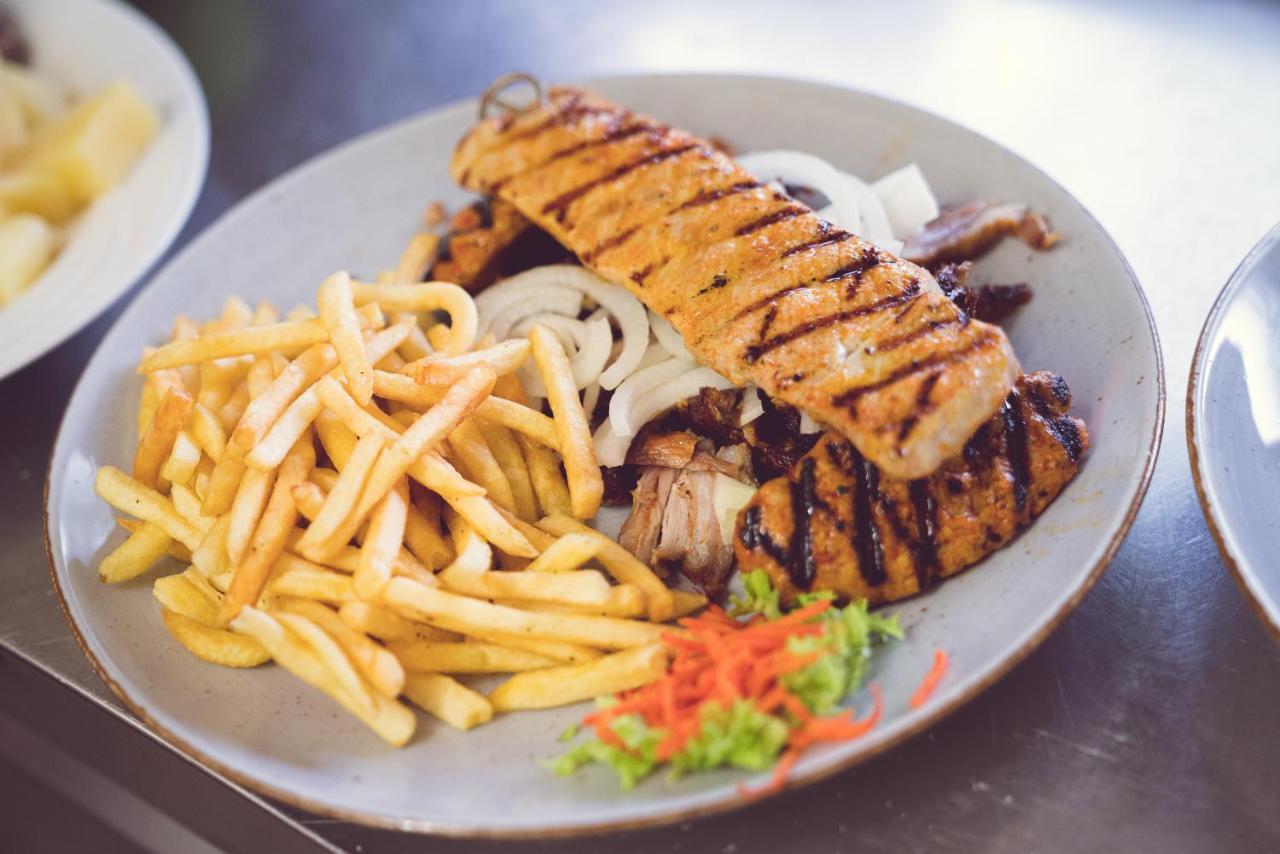 Olympia Hotel & Restaurant 인덴 외부 사진